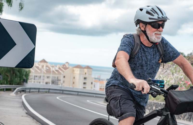 Est-ce que le casque est obligatoire avec un vélo électrique ?