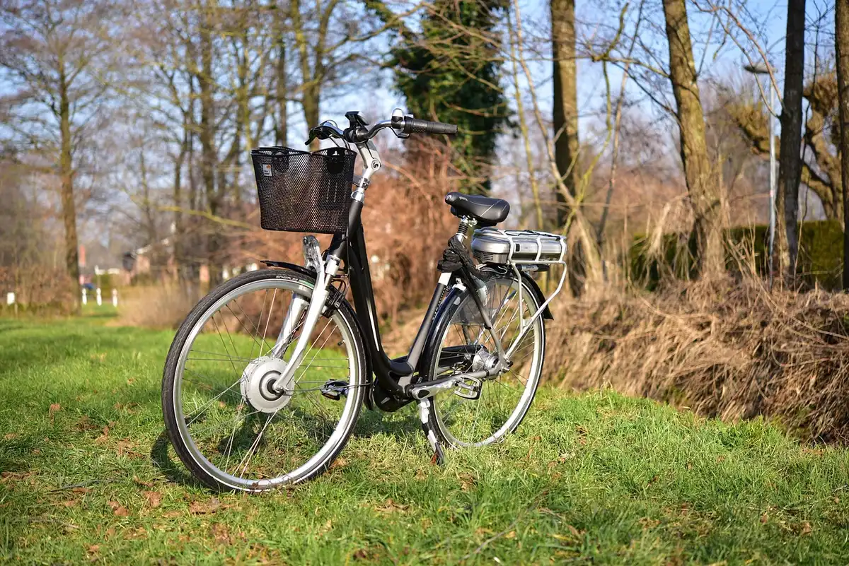 Indicateur de batterie d'un vélo électrique montrant un niveau faible
