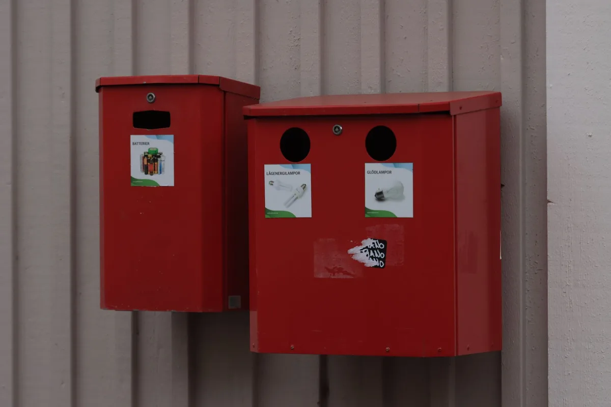 Batterie stockée à environ 40% dans un espace sec et tempéré