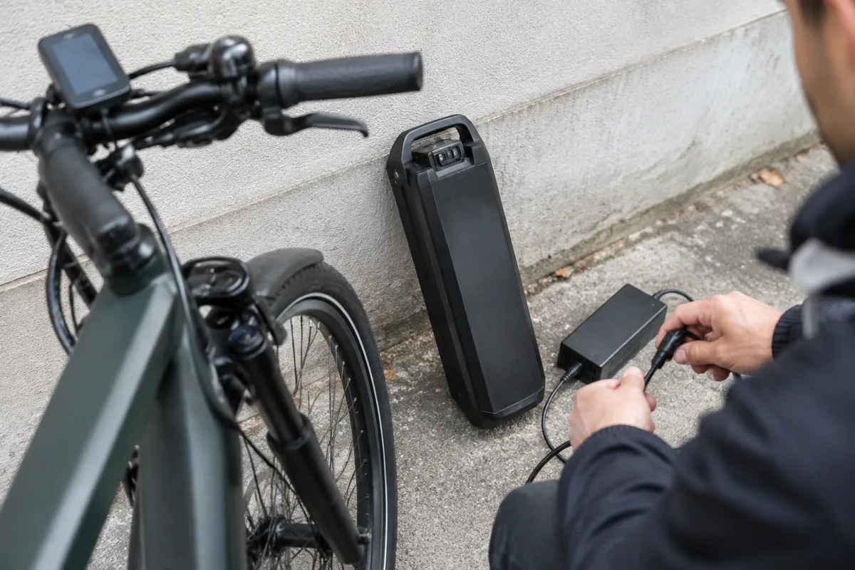 Maximisez l'autonomie de votre vélo électrique : Conseils essentiels pour entretenir la batterie!